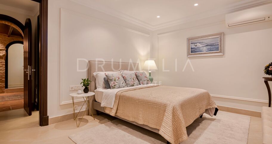 Elegant Classy Luxury Villa with Panoramic Sea Views, Sierra Blanca, Marbella