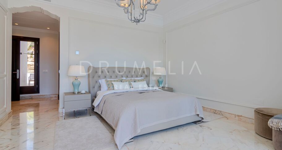 Elegant Classy Luxury Villa with Panoramic Sea Views, Sierra Blanca, Marbella