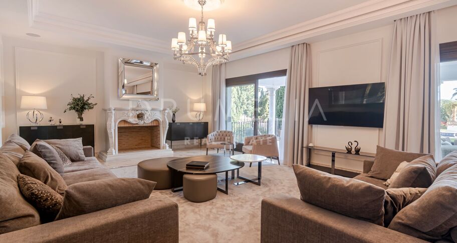 Elegant Classy Luxury Villa with Panoramic Sea Views, Sierra Blanca, Marbella