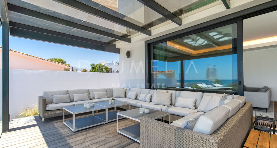Nouvelle superbe villa moderne de luxe en bord de mer, Costabella, Marbella Est