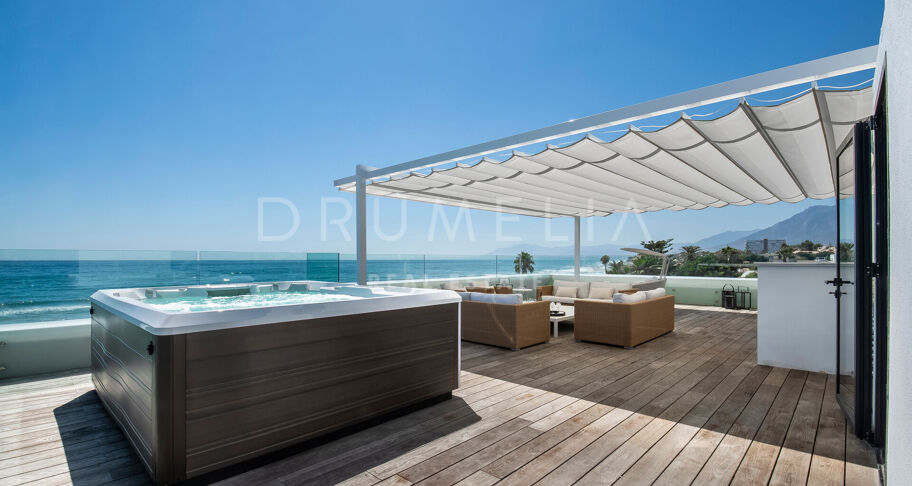 Nouvelle superbe villa moderne de luxe en bord de mer, Costabella, Marbella Est