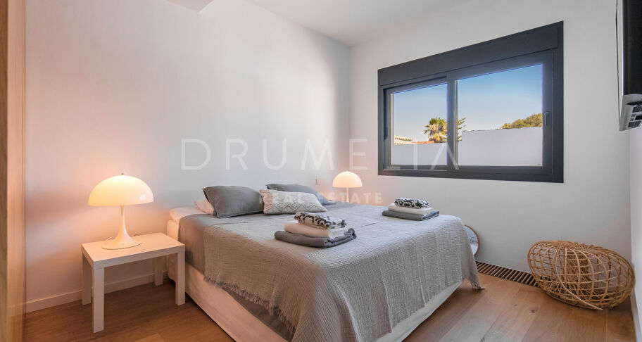 Nouvelle superbe villa moderne de luxe en bord de mer, Costabella, Marbella Est