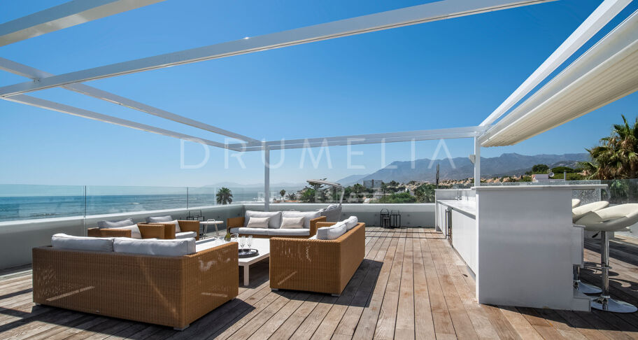 Nouvelle superbe villa moderne de luxe en bord de mer, Costabella, Marbella Est