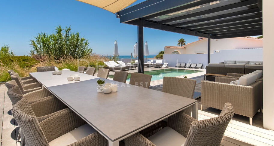 Nouvelle superbe villa moderne de luxe en bord de mer, Costabella, Marbella Est