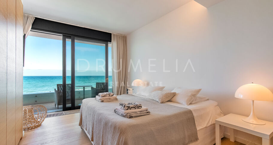 Nouvelle superbe villa moderne de luxe en bord de mer, Costabella, Marbella Est