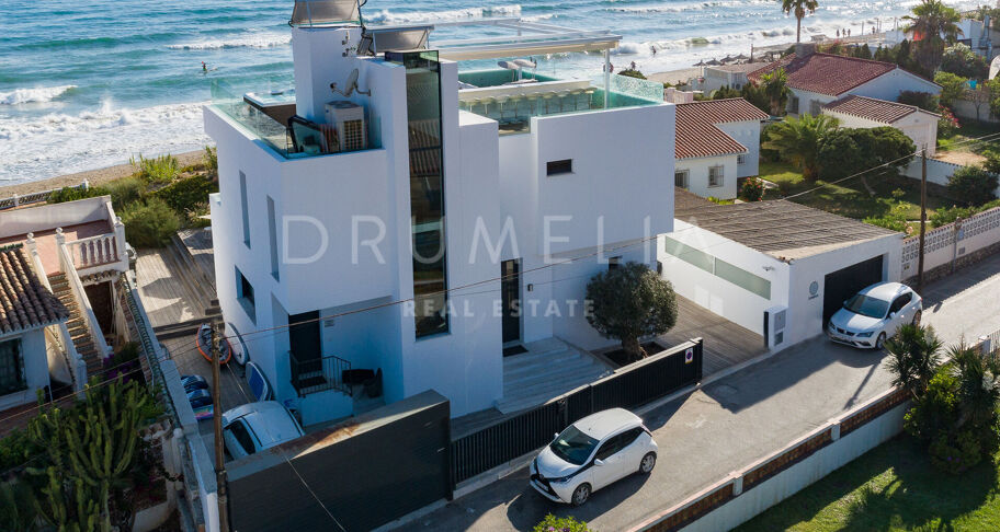 Nouvelle superbe villa moderne de luxe en bord de mer, Costabella, Marbella Est