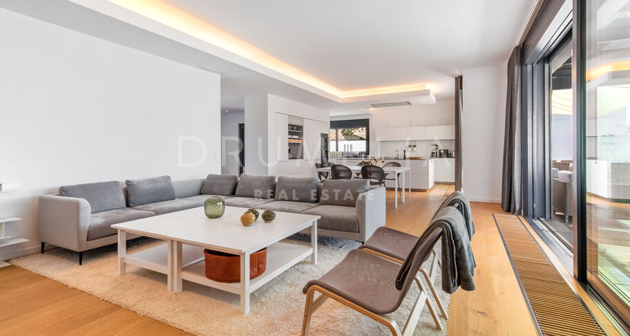 Nouvelle superbe villa moderne de luxe en bord de mer, Costabella, Marbella Est