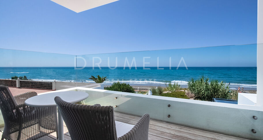 Nouvelle superbe villa moderne de luxe en bord de mer, Costabella, Marbella Est