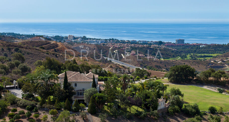 Superbe villa de luxe avec une maison d'hôtes à Los Altos de los Monteros, Marbella Est