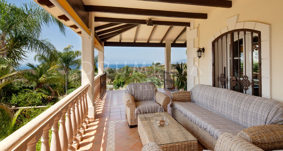 Superbe villa de luxe avec une maison d'hôtes à Los Altos de los Monteros, Marbella Est