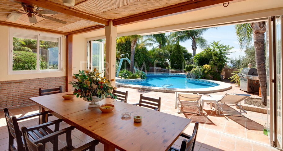 Superbe villa de luxe avec une maison d'hôtes à Los Altos de los Monteros, Marbella Est