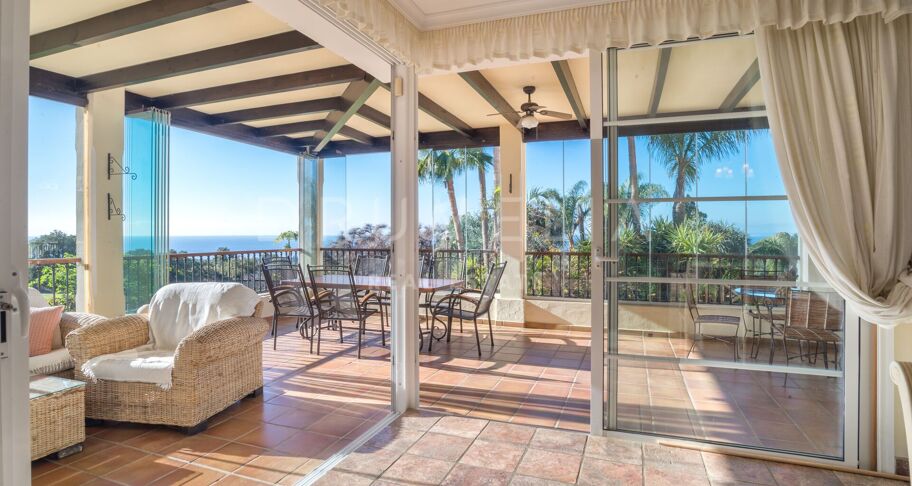 Superbe villa de luxe avec une maison d'hôtes à Los Altos de los Monteros, Marbella Est