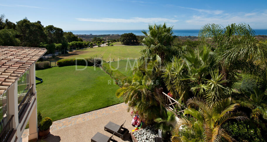 Superbe villa de luxe avec une maison d'hôtes à Los Altos de los Monteros, Marbella Est