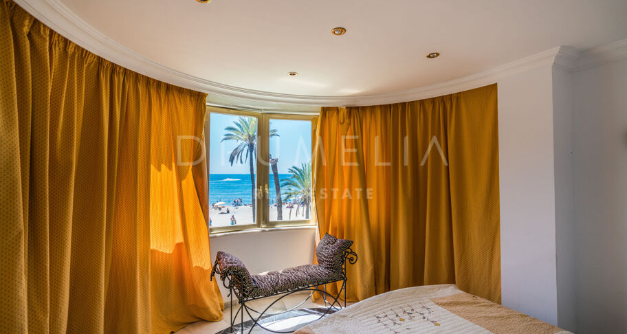 One of a Kind Frontline Beach, Duplex in Gray D'Albion, Puerto Banus, Marbella