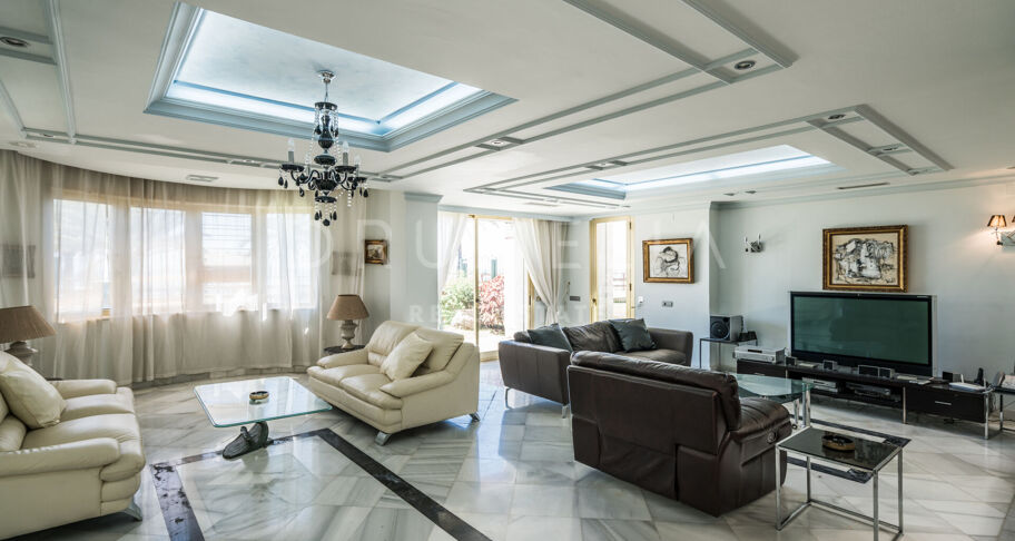 One of a Kind Frontline Beach, Duplex in Gray D'Albion, Puerto Banus, Marbella