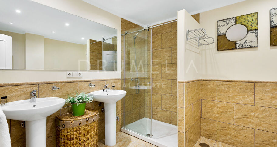 Elegant modern lyxvilla vid havet, Villa Marina, Puerto Banus, Marbella