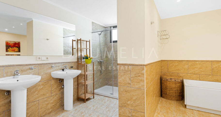 Elegant modern lyxvilla vid havet, Villa Marina, Puerto Banus, Marbella
