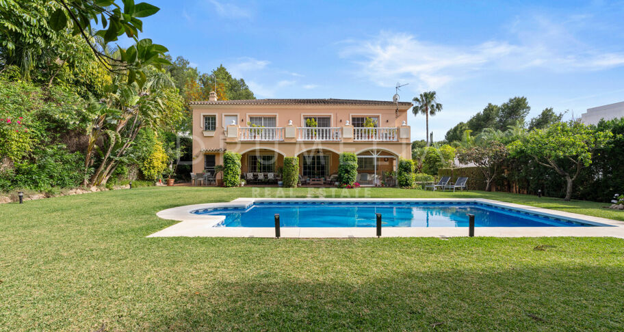 Charming 5-Bedroom Andalusian Villa with Private Pool in Atalaya Río Verde, Marbella