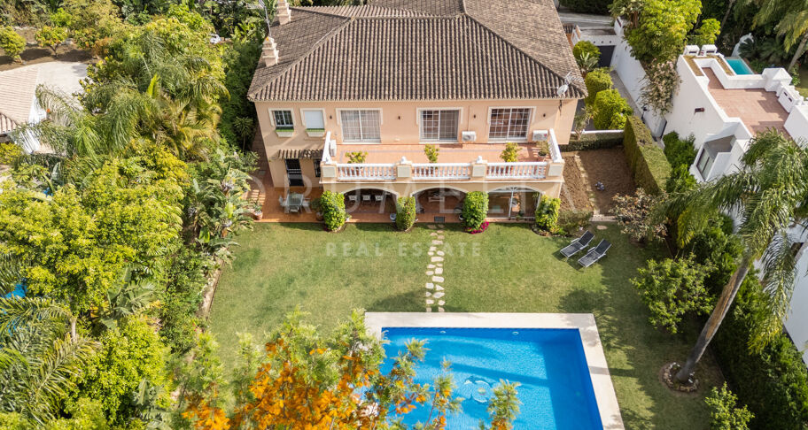 Charming 5-Bedroom Andalusian Villa with Private Pool in Atalaya Río Verde, Marbella