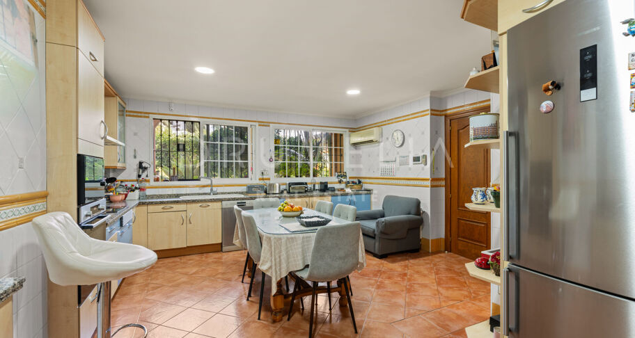Charming 5-Bedroom Andalusian Villa with Private Pool in Atalaya Río Verde, Marbella