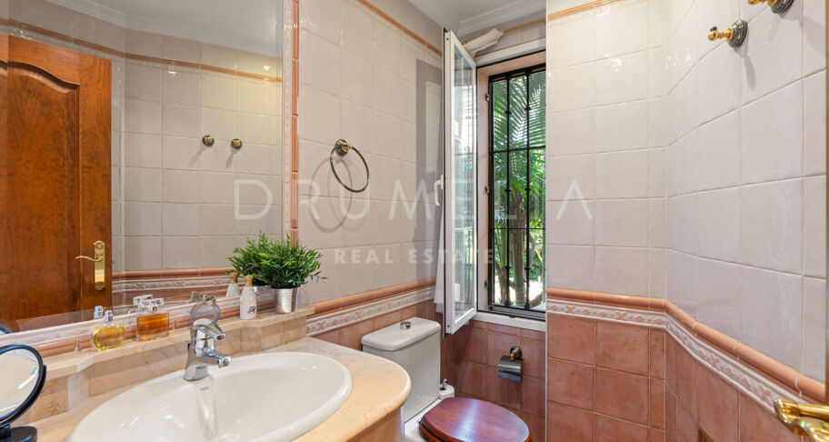 Charming 5-Bedroom Andalusian Villa with Private Pool in Atalaya Río Verde, Marbella