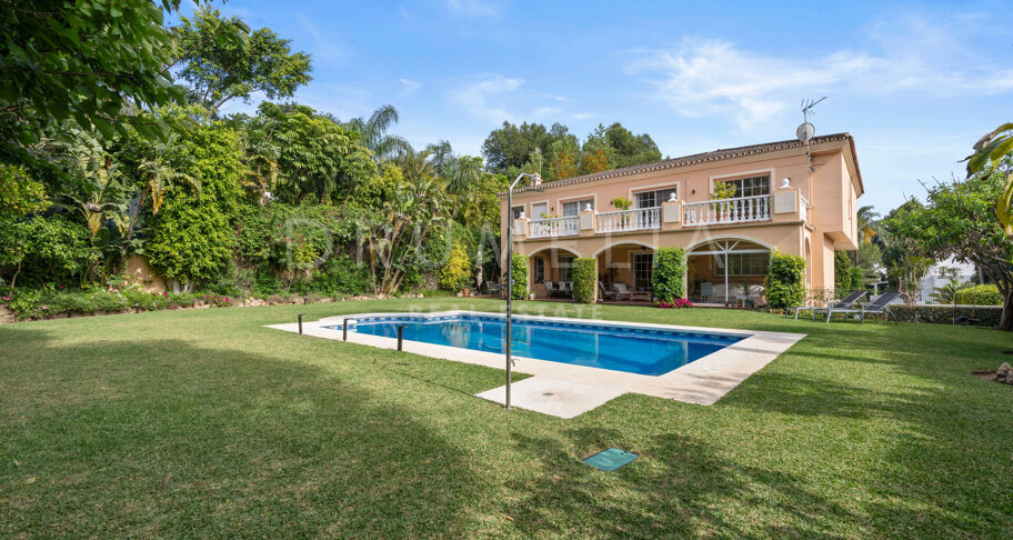 Charming 5-Bedroom Andalusian Villa with Private Pool in Atalaya Río Verde, Marbella