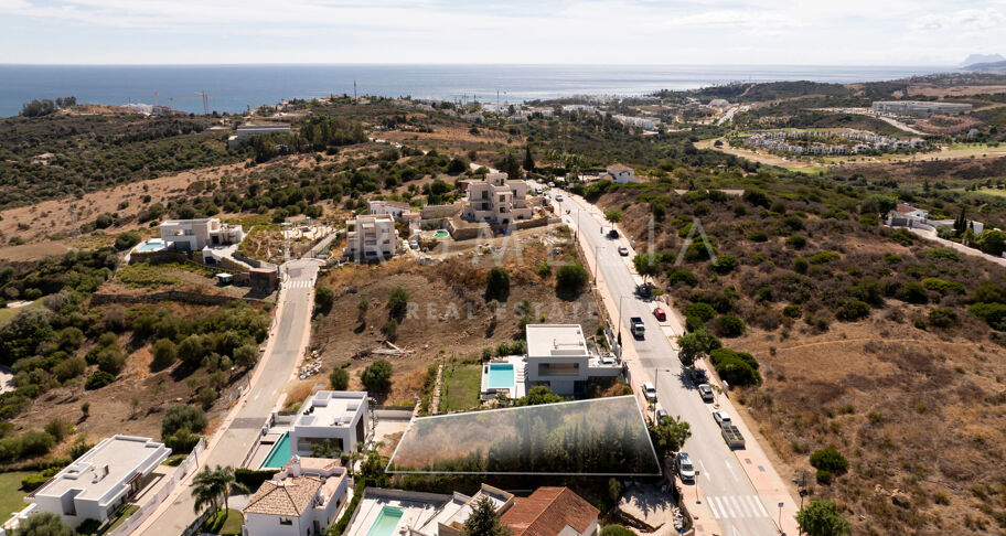 Eksklusiv tomt med godkjent prosjekt og panoramautsikt i Valle Romano, Estepona