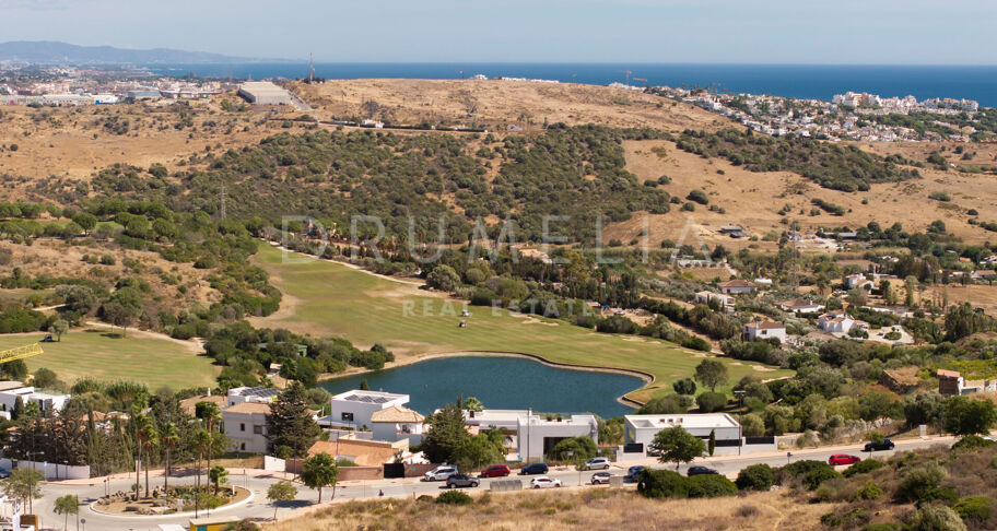 Eksklusiv tomt med godkjent prosjekt og panoramautsikt i Valle Romano, Estepona