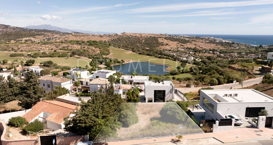 Eksklusiv tomt med godkjent prosjekt og panoramautsikt i Valle Romano, Estepona
