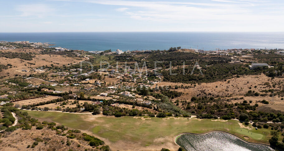 Eksklusiv tomt med godkjent prosjekt og panoramautsikt i Valle Romano, Estepona