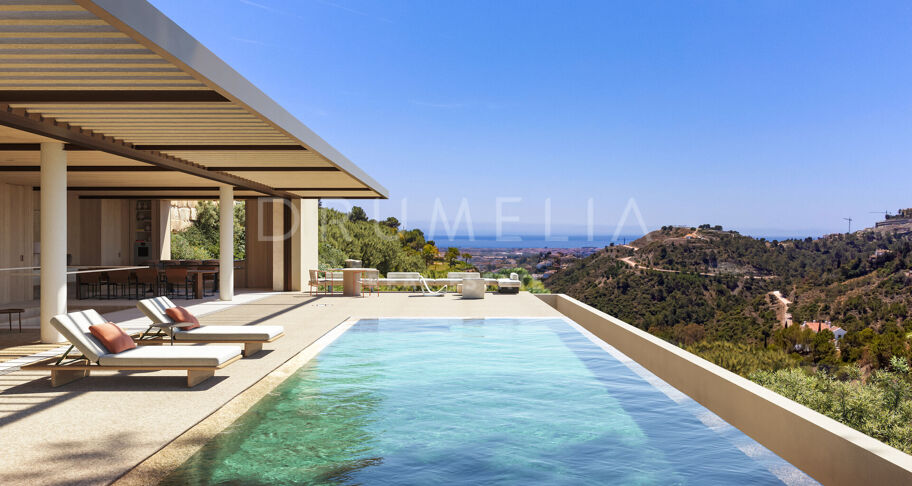Contemporary villa with panoramic views in El Madroñal