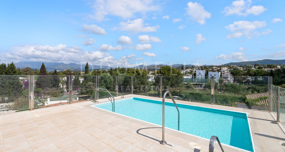 Ekskluzywna Willa z Restauracją i Potencjałem na Hotel Butikowy w Golden Beach, Marbella