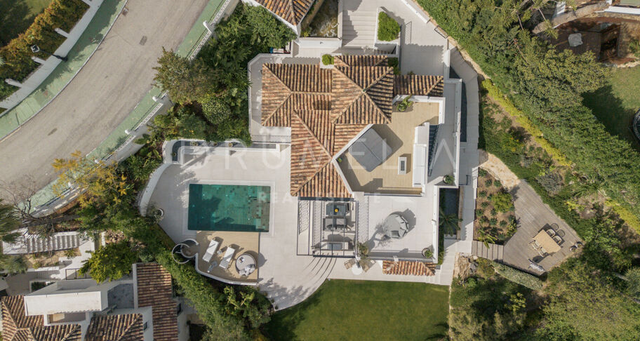 Villa Entièrement Rénovée à Vendre à Nueva Andalucía, Marbella