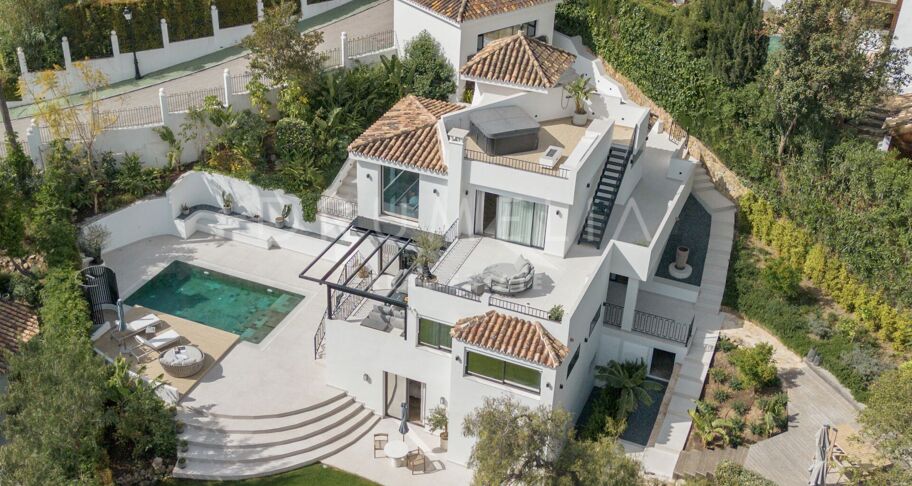 Villa Entièrement Rénovée à Vendre à Nueva Andalucía, Marbella