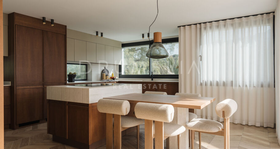Villa Entièrement Rénovée à Vendre à Nueva Andalucía, Marbella