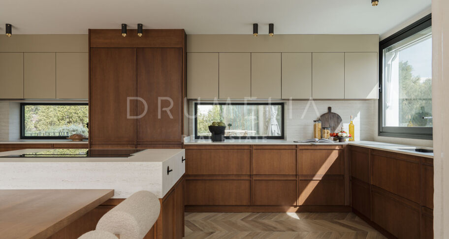 Villa Entièrement Rénovée à Vendre à Nueva Andalucía, Marbella