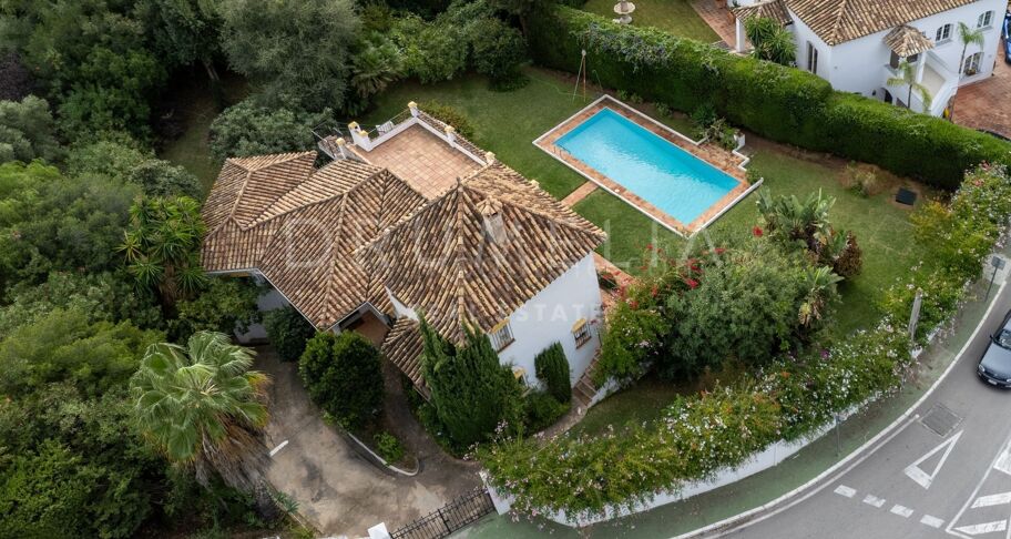 Sea View Villa with Exceptional Renovation Potential in Rocío de Nagüeles, Marbella Golden Mile