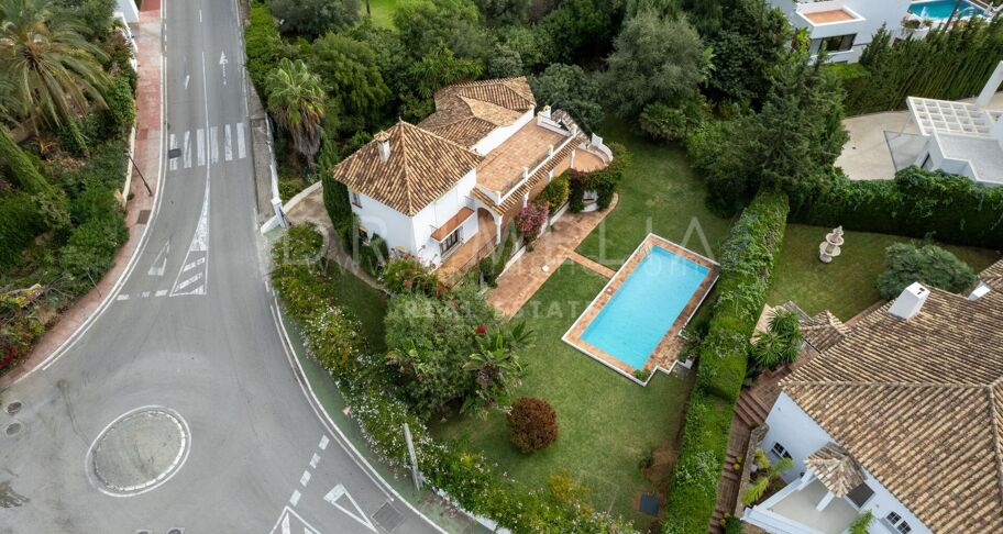 Sea View Villa with Exceptional Renovation Potential in Rocío de Nagüeles, Marbella Golden Mile