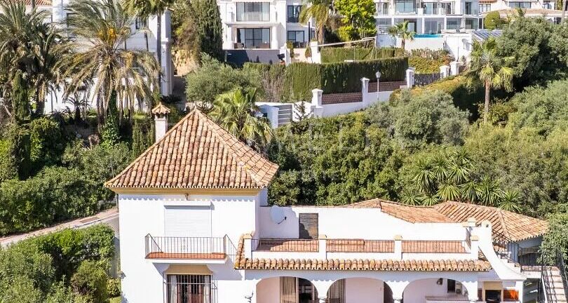 Sea View Villa with Exceptional Renovation Potential in Rocío de Nagüeles, Marbella Golden Mile