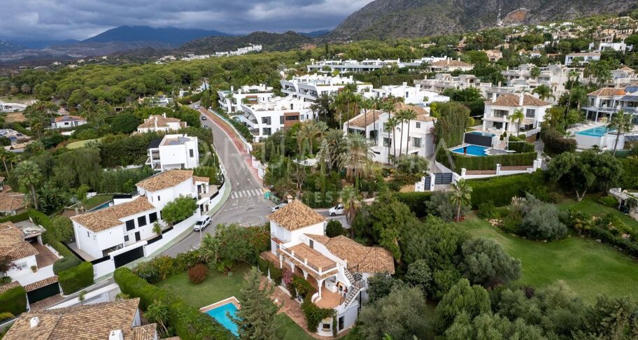 Sea View Villa with Exceptional Renovation Potential in Rocío de Nagüeles, Marbella Golden Mile