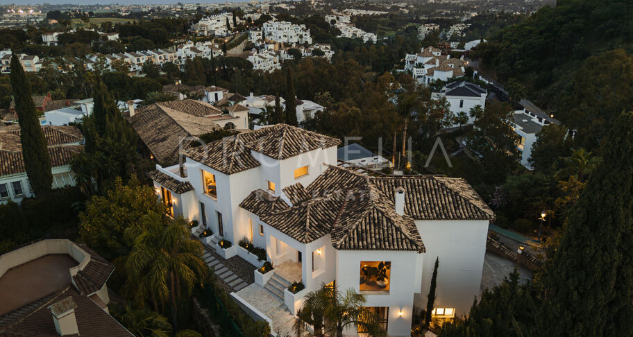 Villa de luxe avec vue mer à El Herrojo, Benahavís