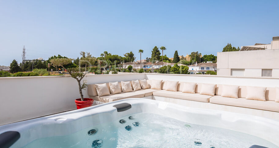 Modern penthouse with solarium in San Pedro de Alcántara