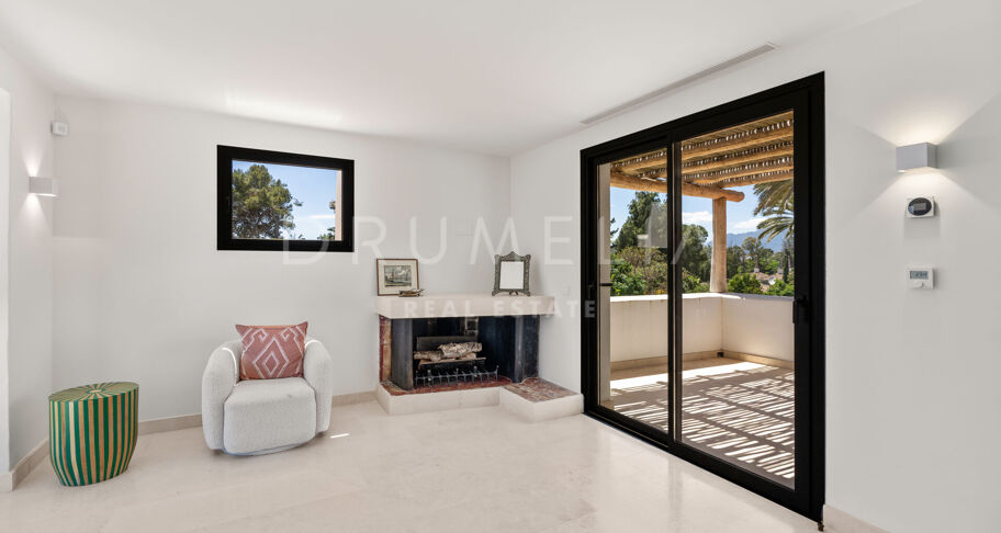Andalusian villa with guest house near the beach, Guadalmina Baja