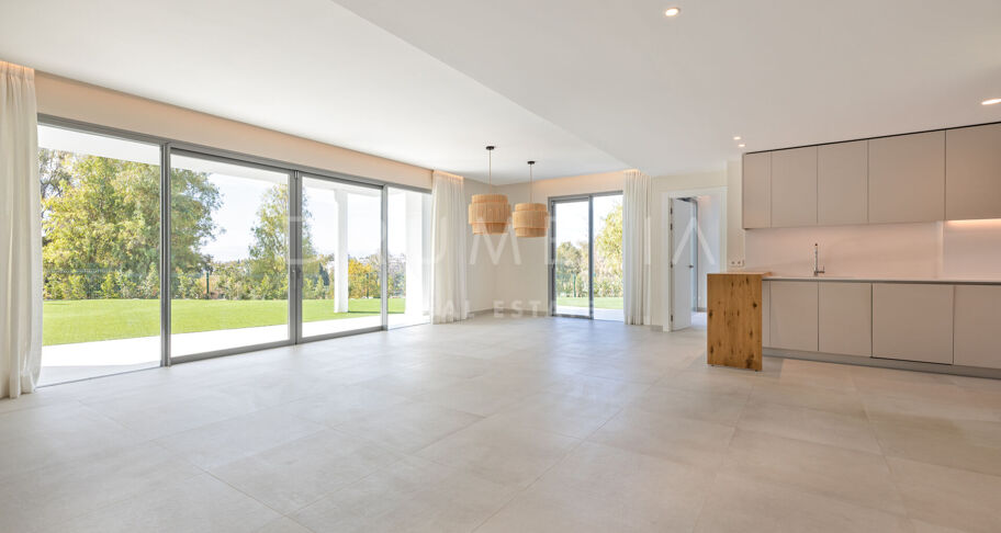 Nieuwbouw hoekvilla in Treetops, San Pedro · 4 slaapkamers, privé jacuzzi en panoramisch uitzicht over het dal