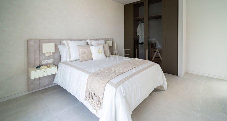 Contemporaine designvilla in El Paraíso Alto met overloopzwembad en panoramisch uitzicht over de heuvels