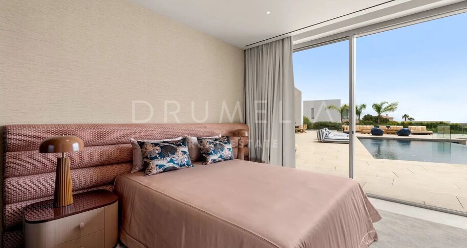 Villa for salg i La Reserva, Sotogrande