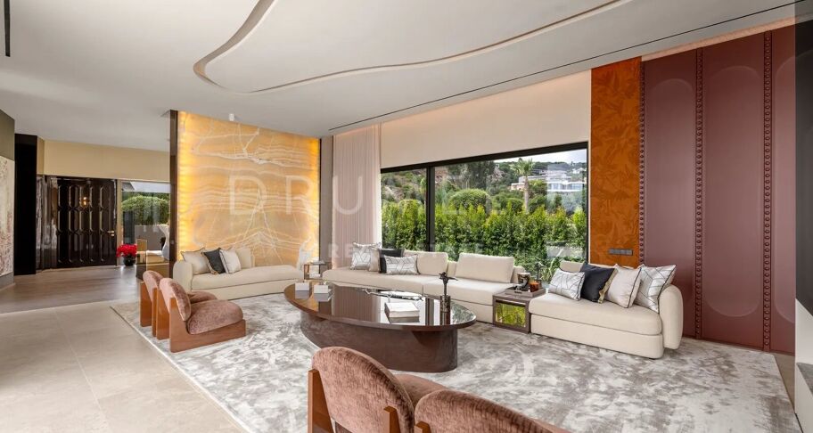 Villa for salg i La Reserva, Sotogrande