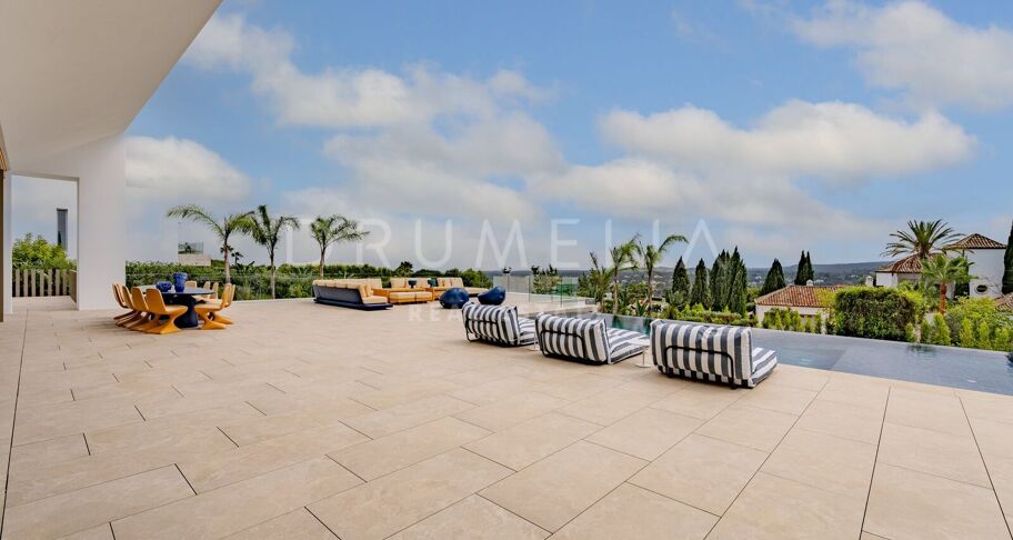Villa for salg i La Reserva, Sotogrande