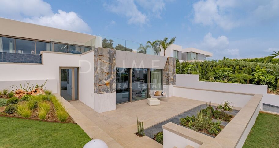 Villa for salg i La Reserva, Sotogrande