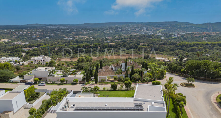 Villa for salg i La Reserva, Sotogrande